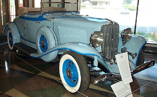 1933 Auburn 8-105 Cabriolet.jpg